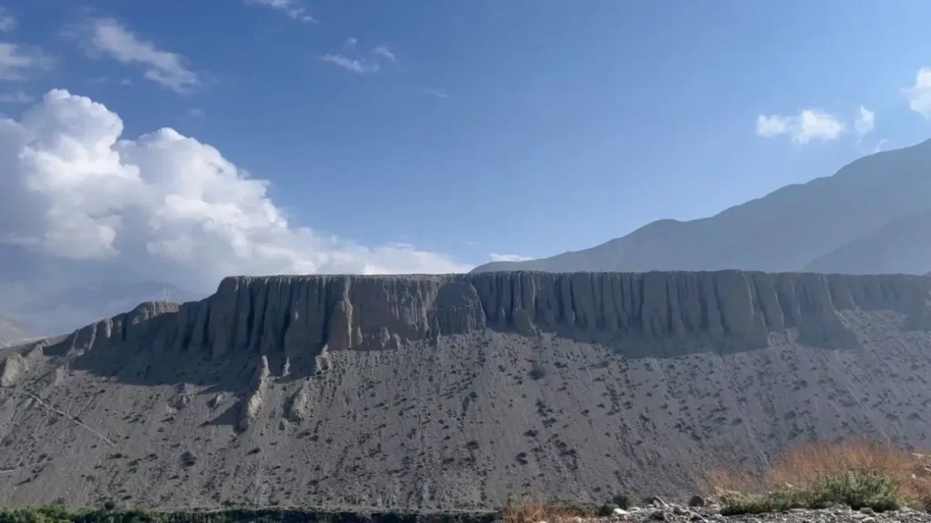 upper-mustang-by-bus