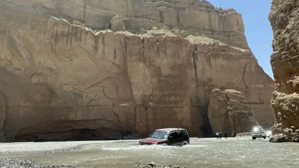 upper-mustang-tour-by-jeep